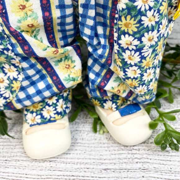 VNT Precious Moments Daisy May Where Friends Bloom Forever Doll - Picture 4 of 10